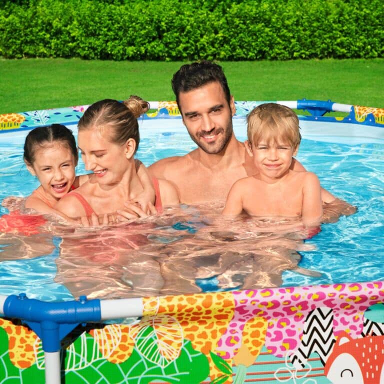 Set de piscina desmontable Bestway Steel Pro diseño animales  2.74 m x 66 cm