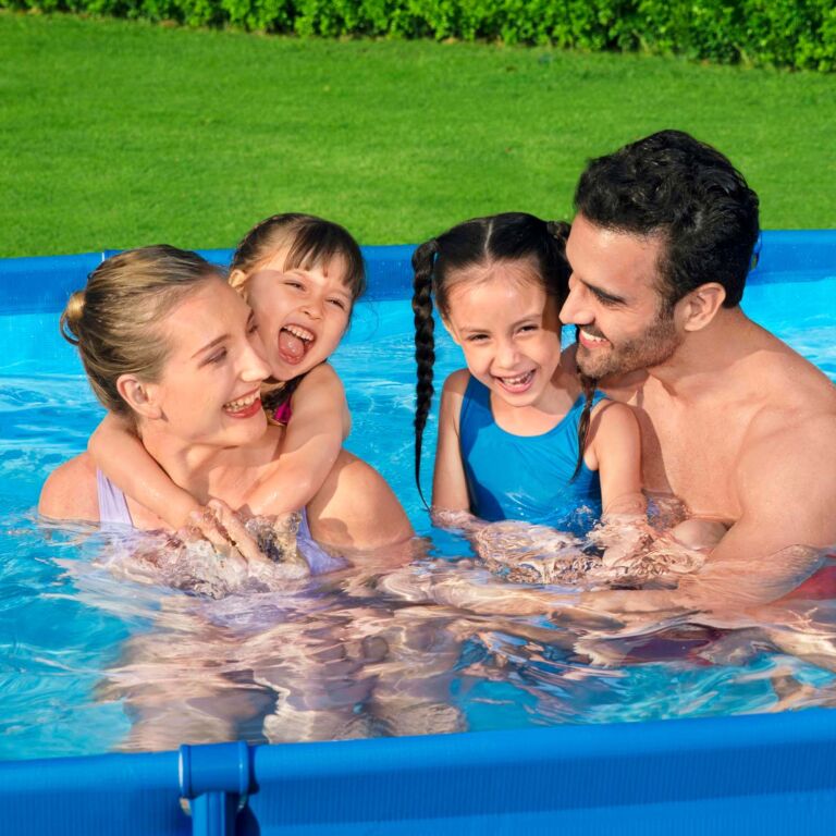 Piscina Steel Pro rectangular 3.00m x 2.01m x 66cm con bomba de filtrado de 1249L