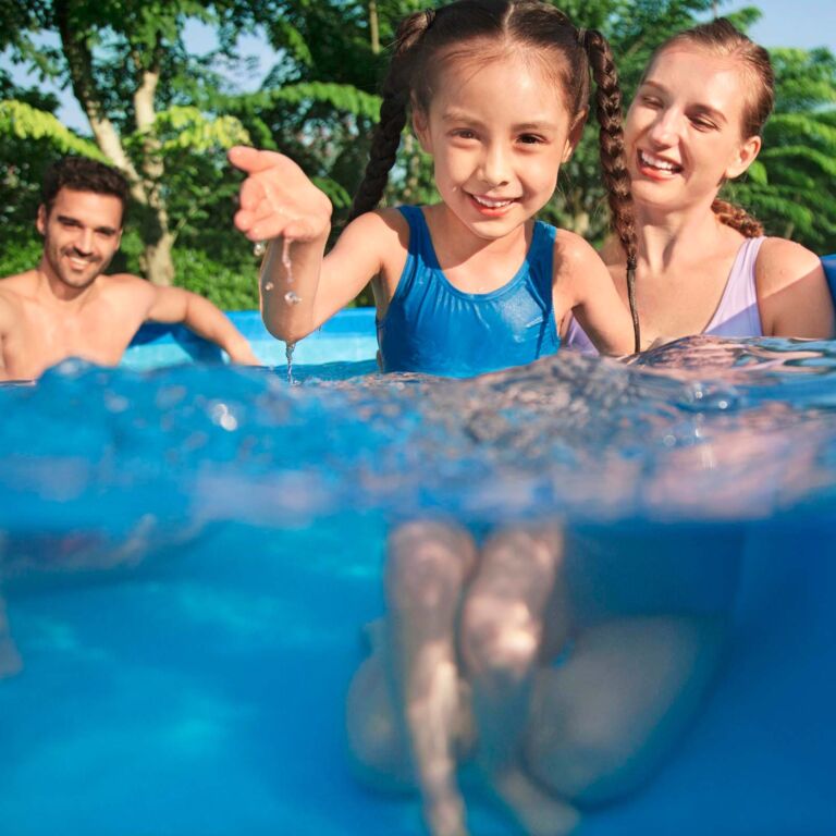 Piscina Steel Pro rectangular 3.00m x 2.01m x 66cm con bomba de filtrado de 1249L