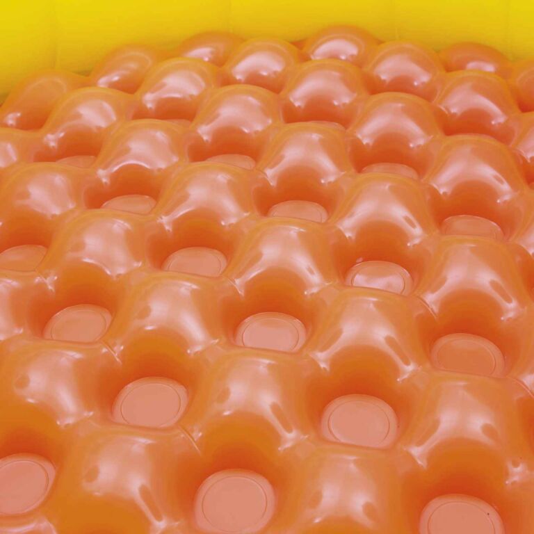 Piscina de bolas con forma de león de Up In & Over