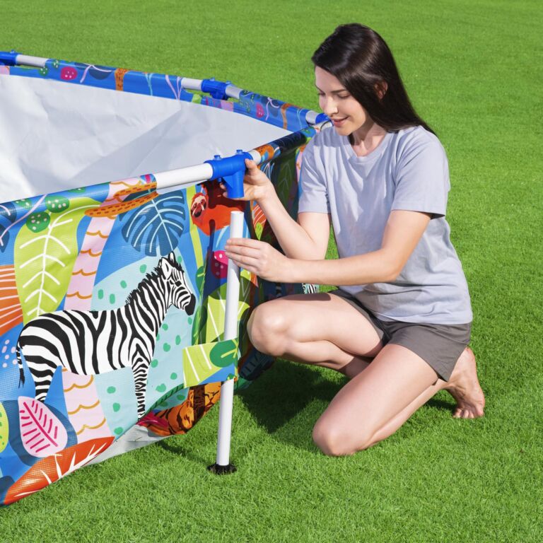 Piscina Steel Pro con diseño de animales de colores