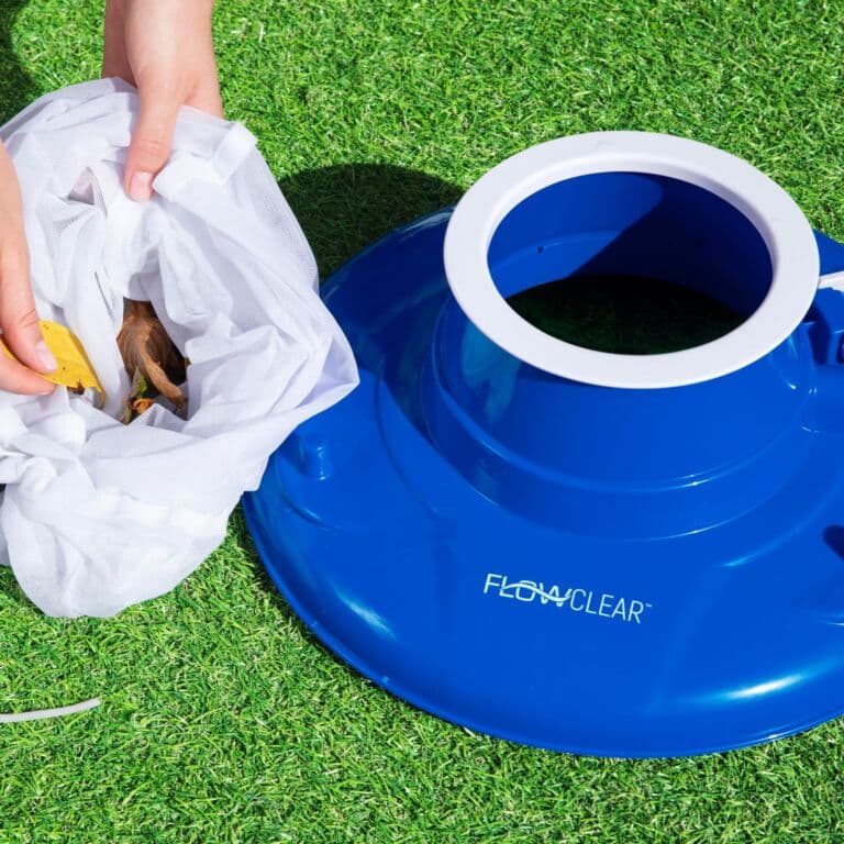 Limpiafondos de Piscina y Hojas Flowclear AquaSuction