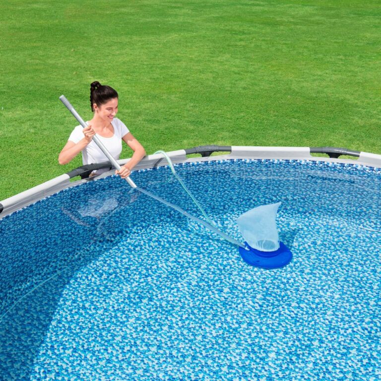 Limpiafondos de Piscina y Hojas Flowclear AquaSuction