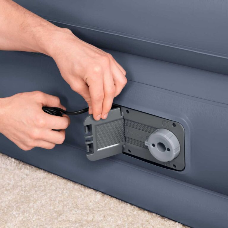 Colchón de Aire Tritech QuadComfort Queen de 2,03 m x 1,52 m x 51 cm con Bomba de Aire CA Integrada y Revestimiento Antimicrobiano