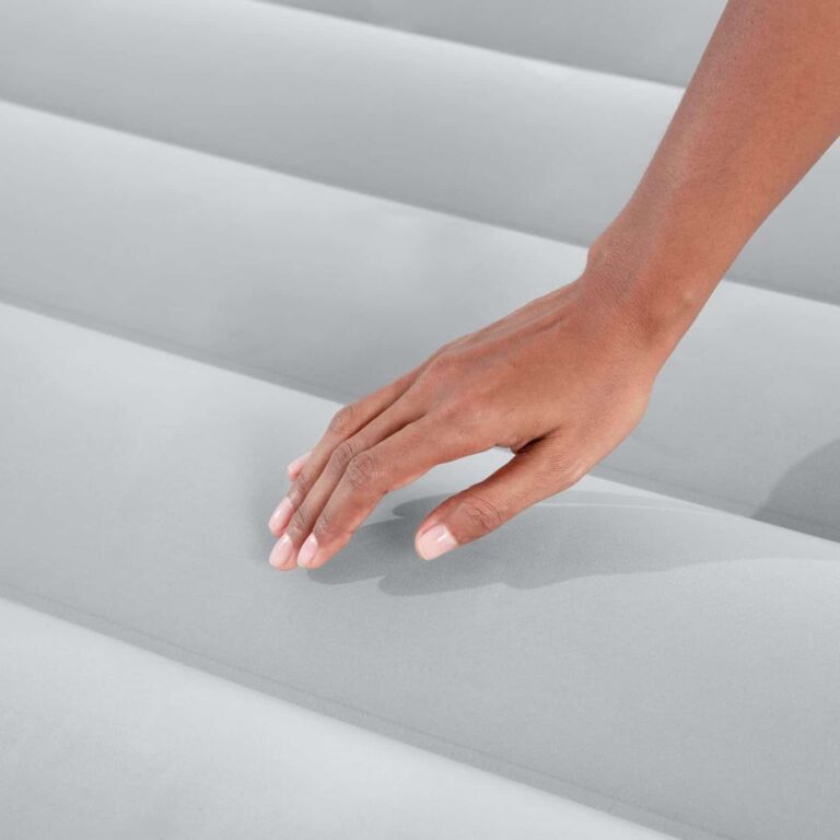 Colchón de Aire Tritech QuadComfort Queen de 2,03 m x 1,52 m x 51 cm con Bomba de Aire CA Integrada y Revestimiento Antimicrobiano