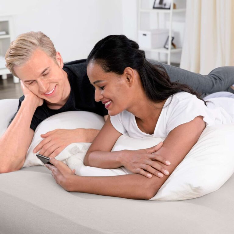 Colchón de Aire Tritech QuadComfort Queen de 2,03 m x 1,52 m x 51 cm con Bomba de Aire CA Integrada y Revestimiento Antimicrobiano