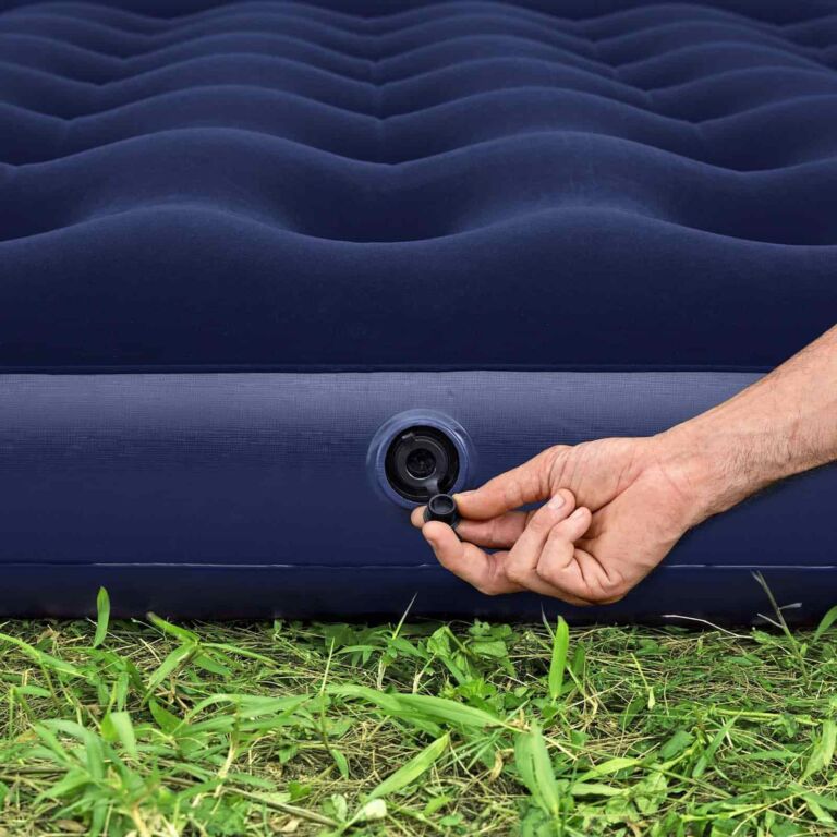 Colchón hinchable 1,91 m x 1,37 m x 28 cm con bomba de pie incorporada Bestway