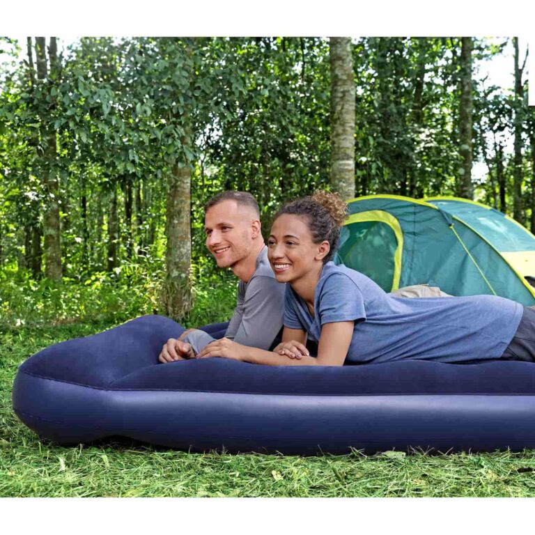 Colchón de aire 2,03 m x 1,52 m x 28 cm con bomba de pie incorporada Bestway. Queen