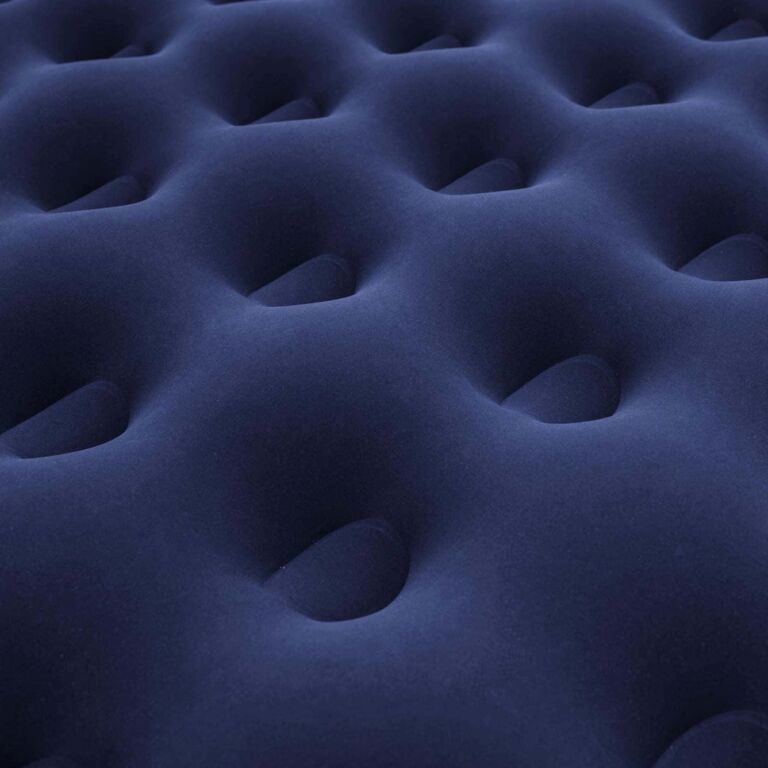 Colchón de aire 2,03 m x 1,52 m x 28 cm con bomba de pie incorporada Bestway. Queen